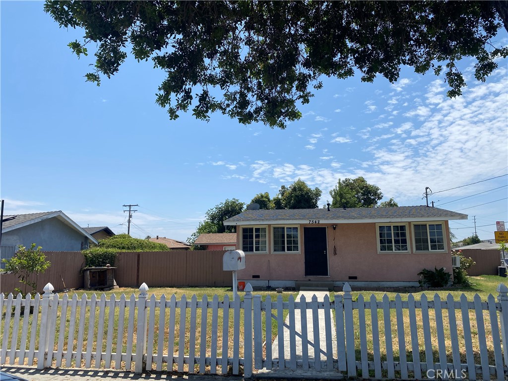 7542 Adams Street, Paramount, CA 90723