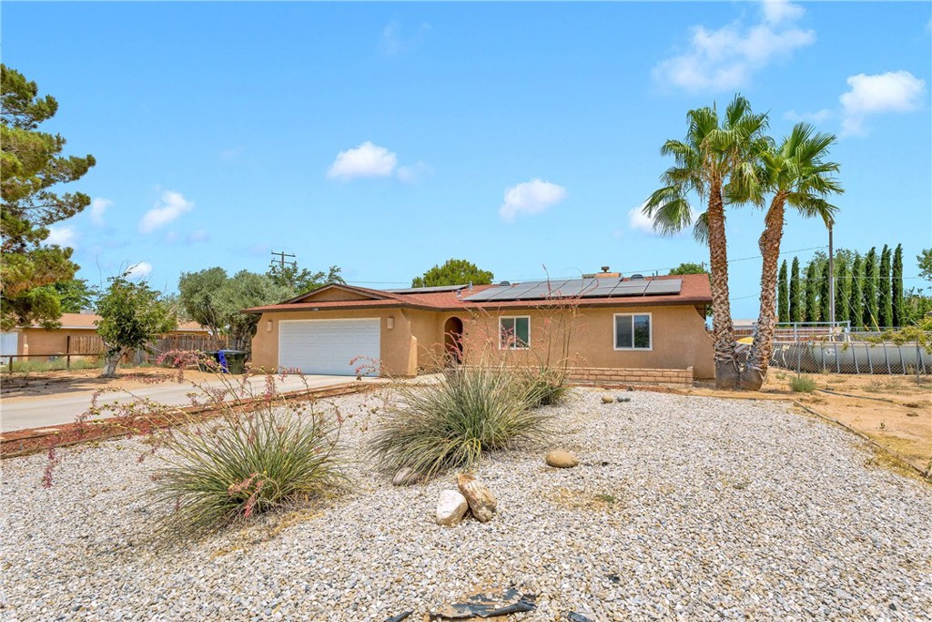 13891 Cronese Road, Apple Valley, CA 92307