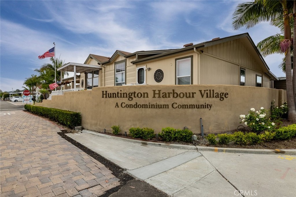 4362 Lahaina Drive, Huntington Beach, CA 92649