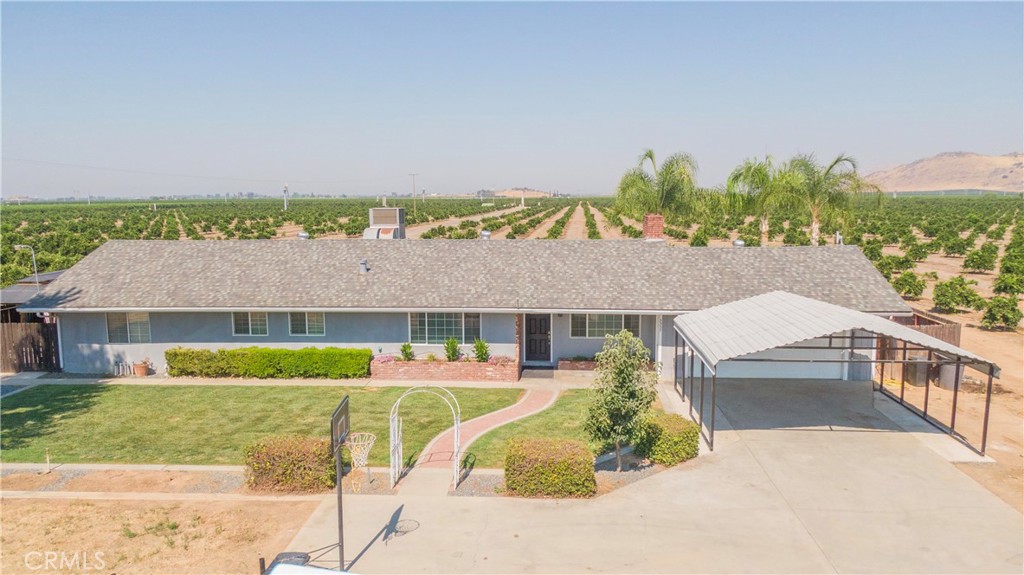 5357 S Hills Valley Road, Orange Cove, CA 93646