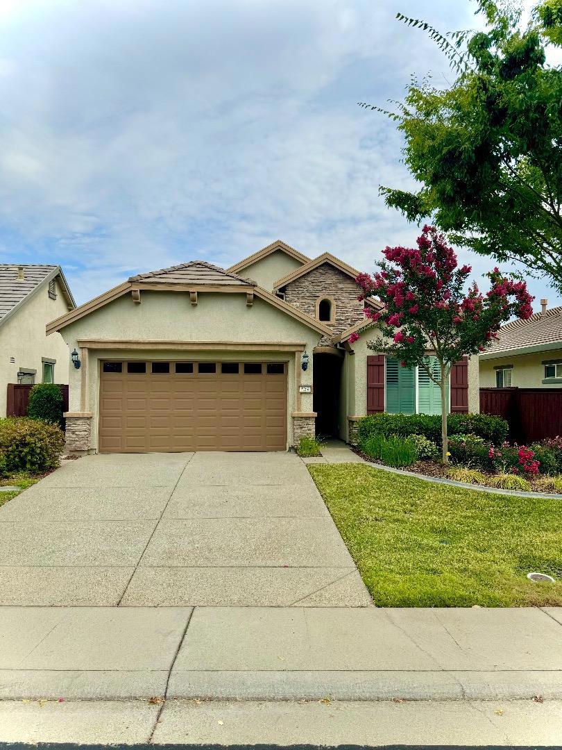 2064 Arlington Drive, Roseville, CA 95747