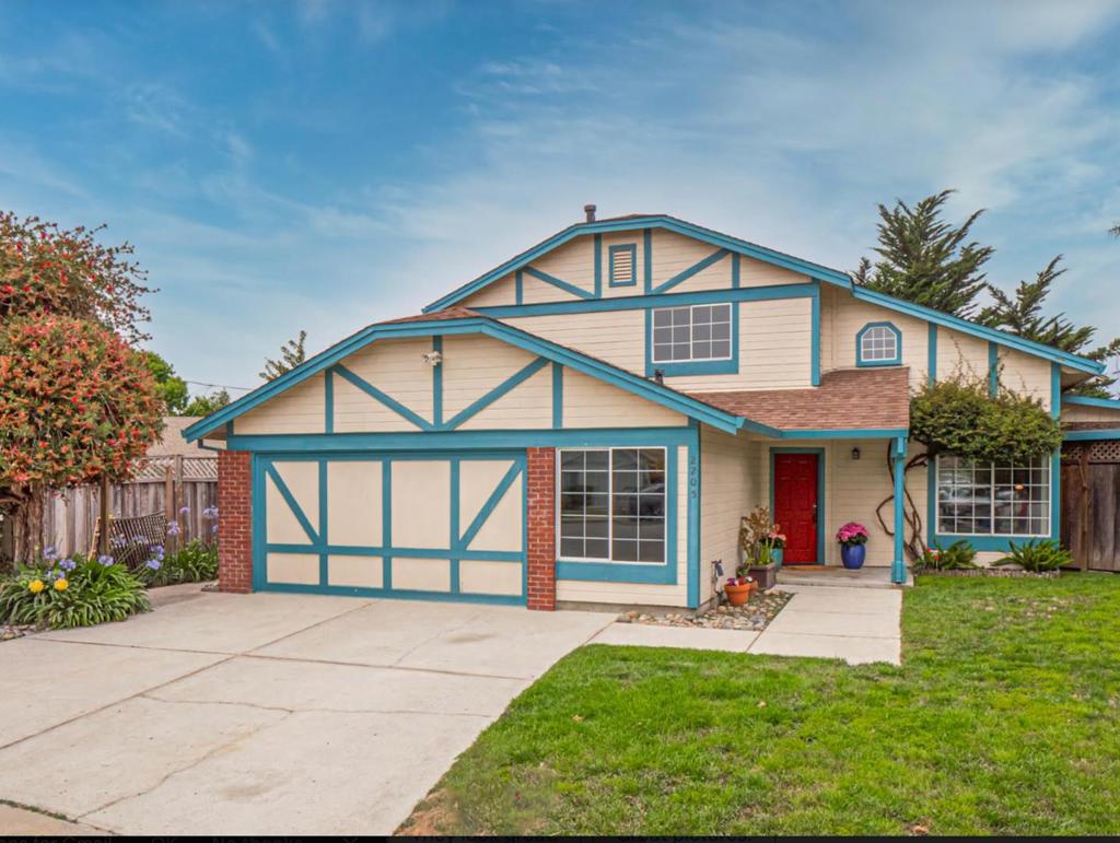 2205 Lagoon Court, Santa Cruz, CA 95062