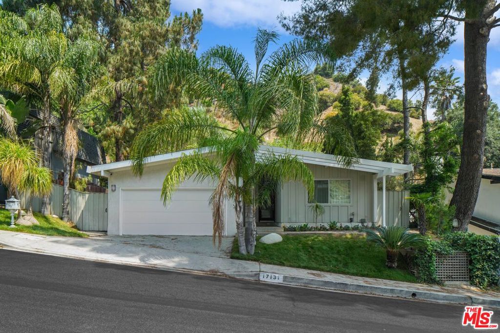 17131 Clemons Drive, Encino, CA 91436