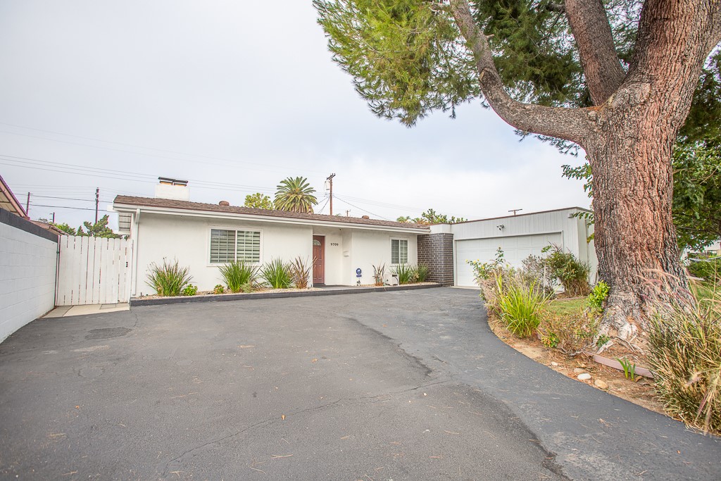 9709 Delco Avenue, Chatsworth, CA 91311