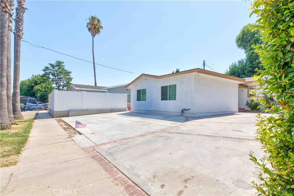 6639 6637 Baird Avenue, Reseda, CA 91335