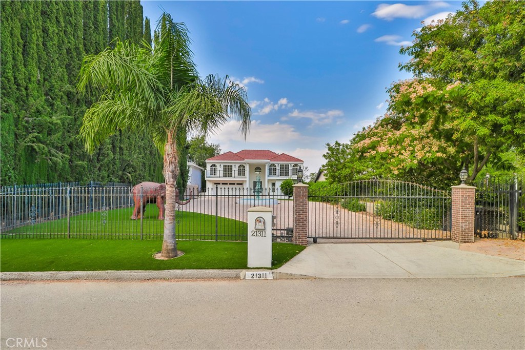 21311 Mulholland Drive, Woodland Hills, CA 91364