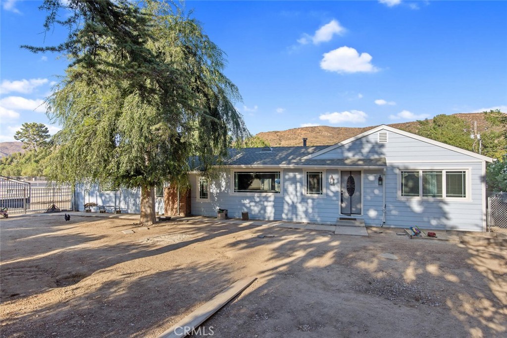 30072 Bouquet Canyon Road, Saugus, CA 91390