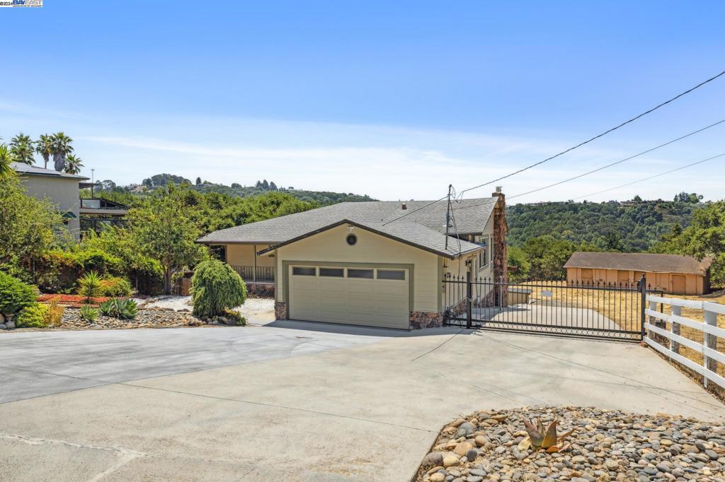 3581 Star Ridge Rd, Hayward, CA 94542