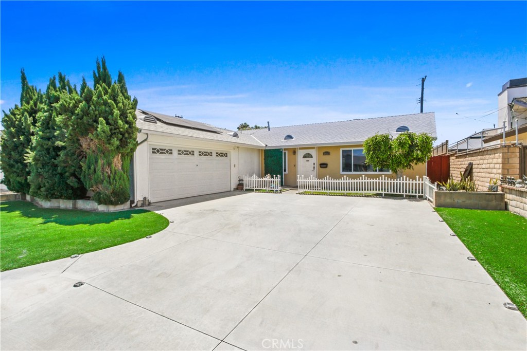 6422 Larkspur Circle, Huntington Beach, CA 92647