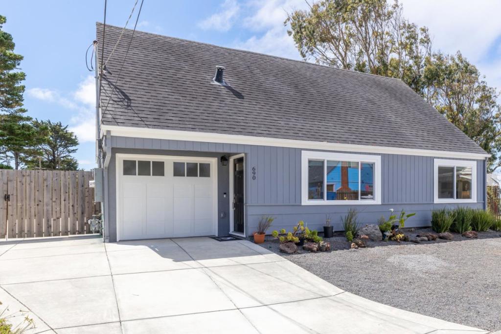 690 Heather Court, Pacifica, CA 94044