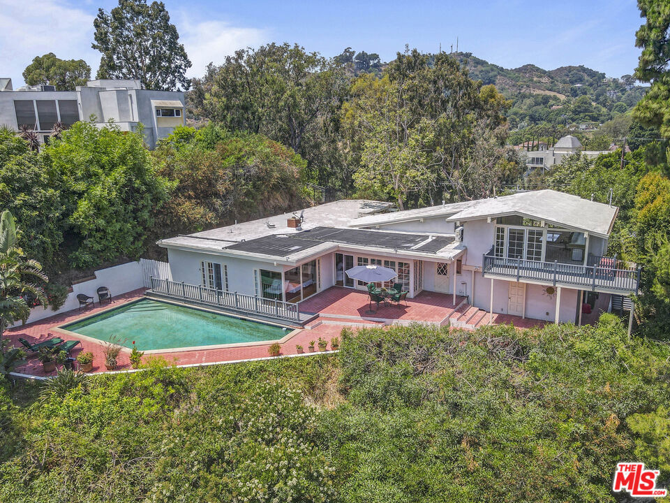 7555 Mulholland Drive, Los Angeles, CA 90046