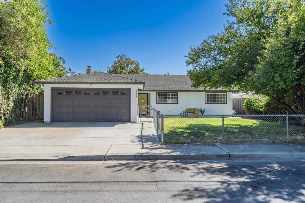 37745 Teakwood Dr, Fremont, CA 94536