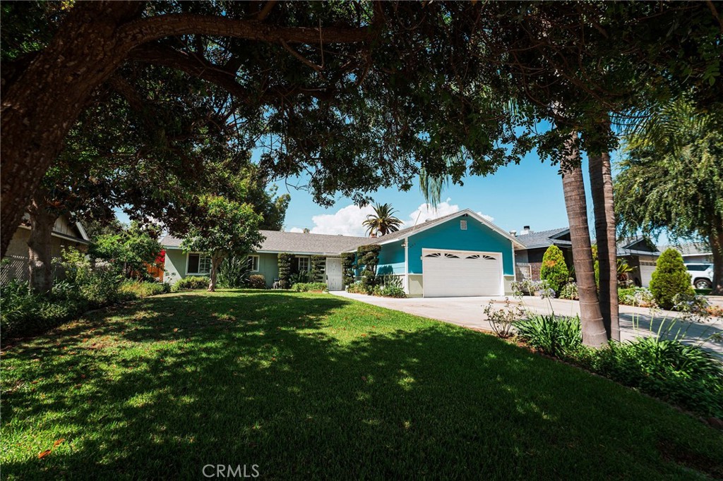 443 E Valera Avenue, Pomona, CA 91767