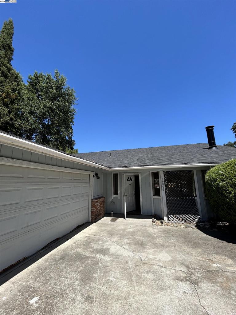 19896 Bear Valley Rd, Hidden Valley Lake, CA 95467