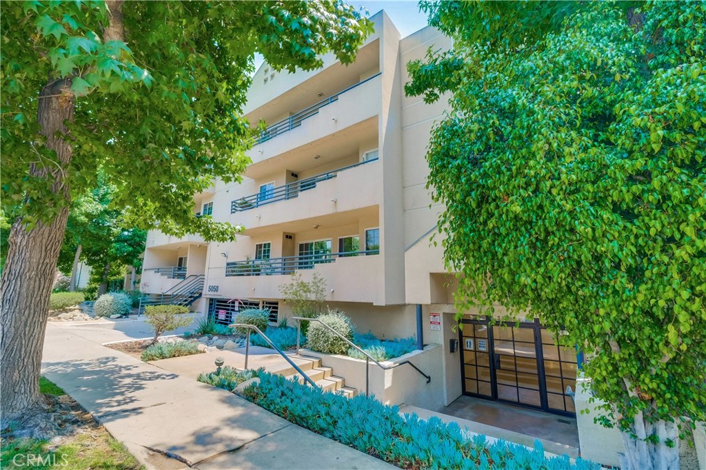 5050 Coldwater Canyon Avenue, #103, Sherman Oaks, CA 91423