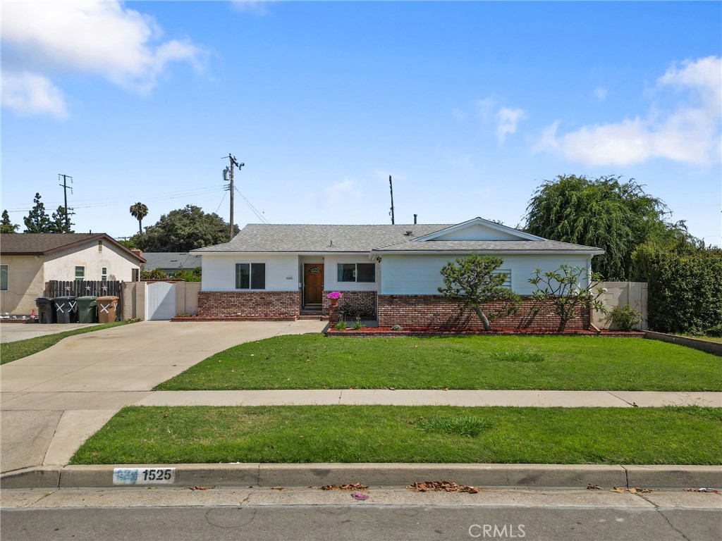 1525 W Woodcrest Avenue, Fullerton, CA 92833