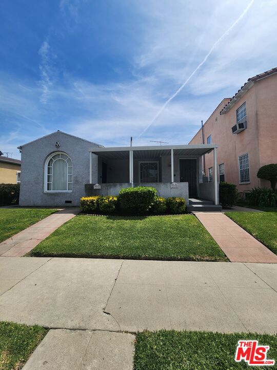 2806 W 43Rd Place, Los Angeles, CA 90008