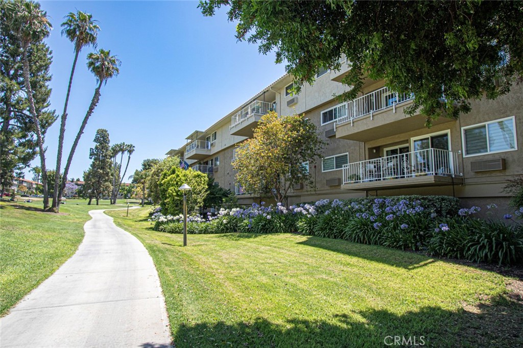 2390 Via Mariposa , #2B, Laguna Woods, CA 92637