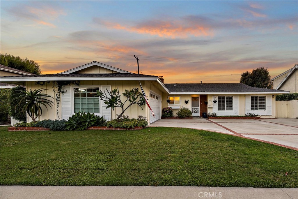 2829 Europa Drive, Costa Mesa, CA 92626