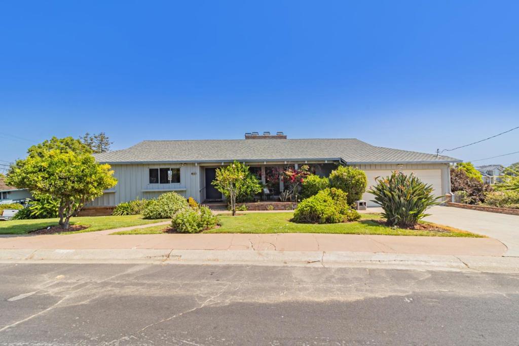 455 South Road, Belmont, CA 94002