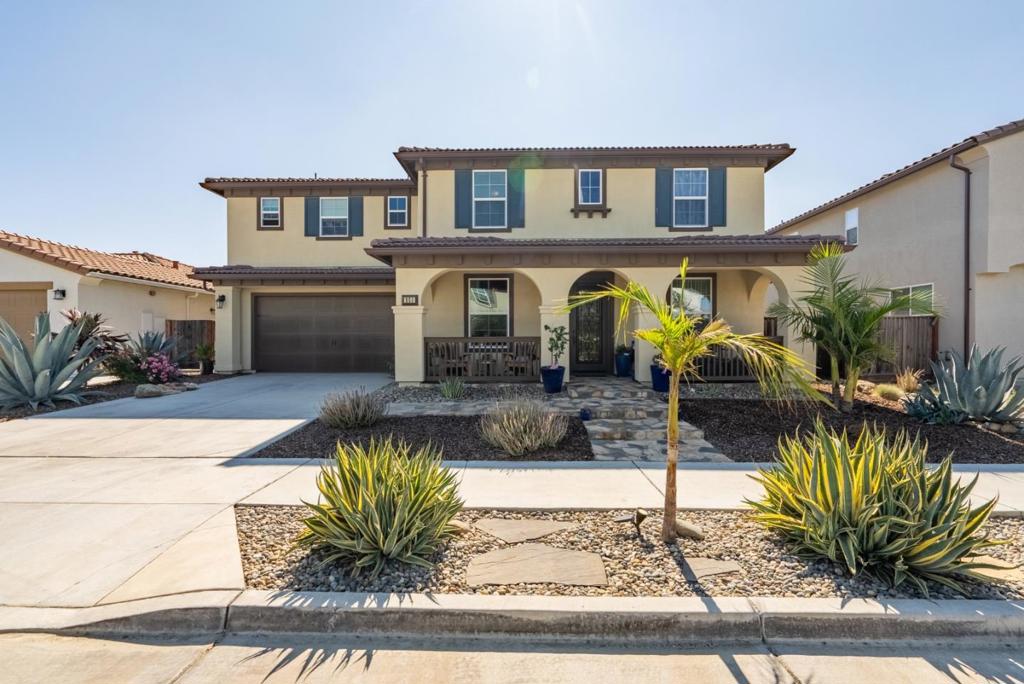 251 Moorpark Drive, Hollister, CA 95023