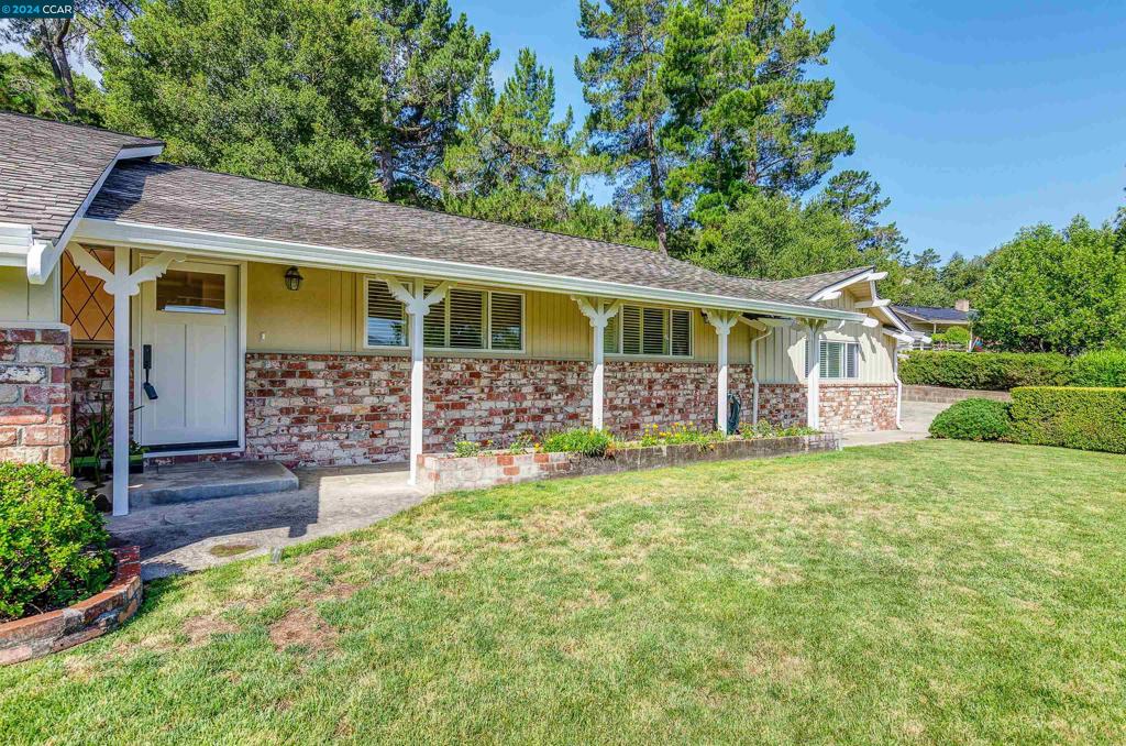 32 Diablo Cir, Lafayette, CA 94549