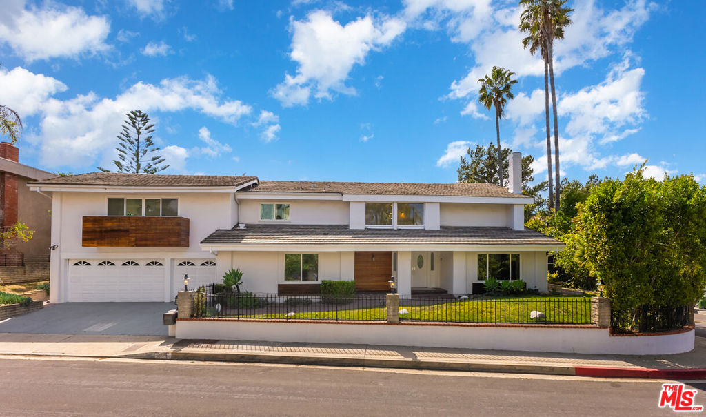 2471 Venus Drive, Los Angeles, CA 90046