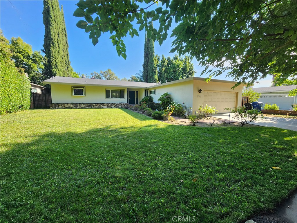 12621 Hesby Street, Valley Village, CA 91607