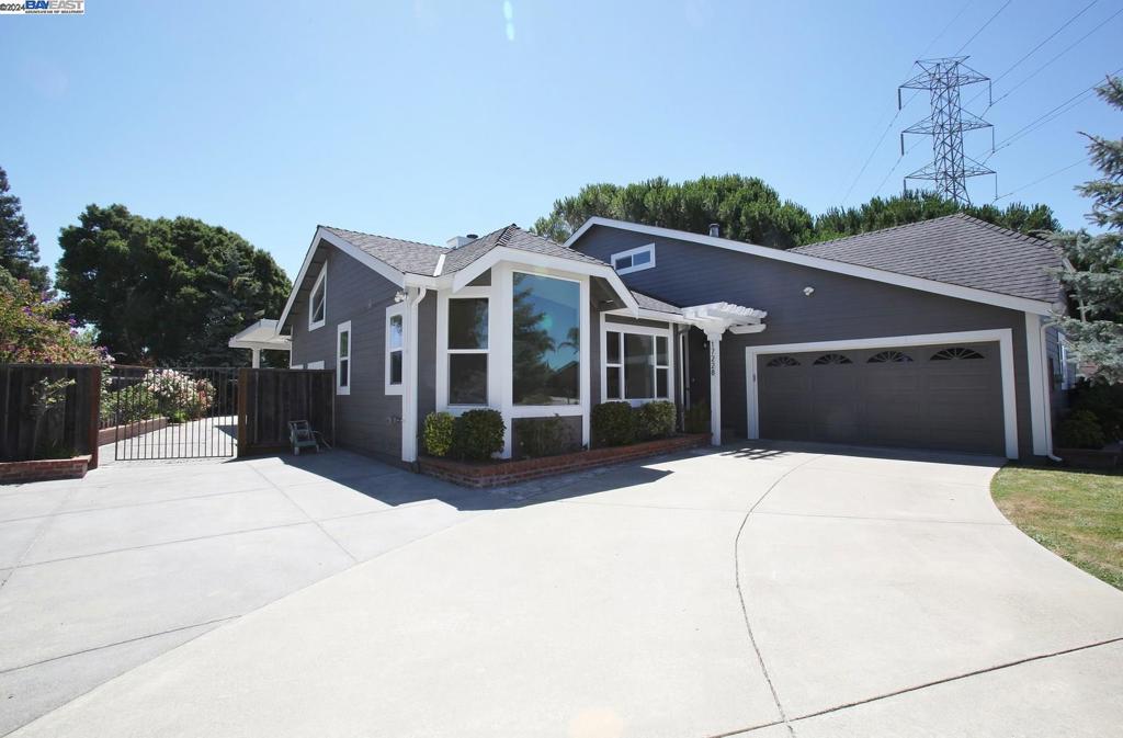 17228 San Franciscan Dr, Castro Valley, CA 94552