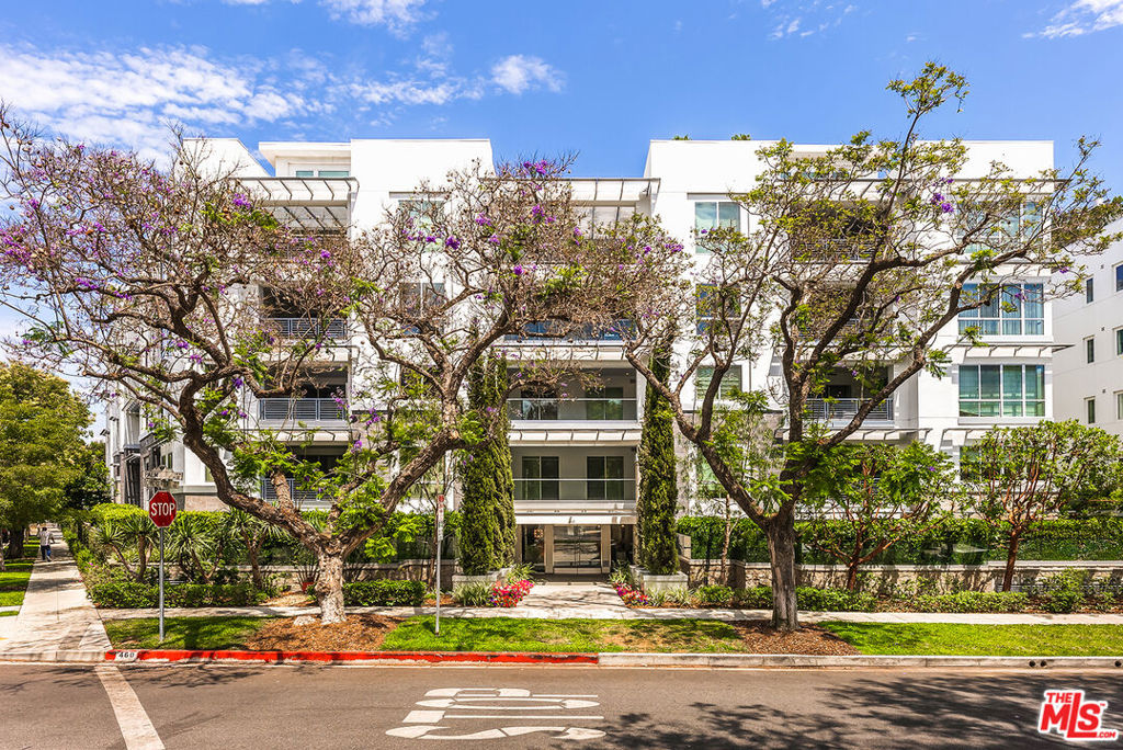 460 N Palm Drive, #302, Beverly Hills, CA 90210