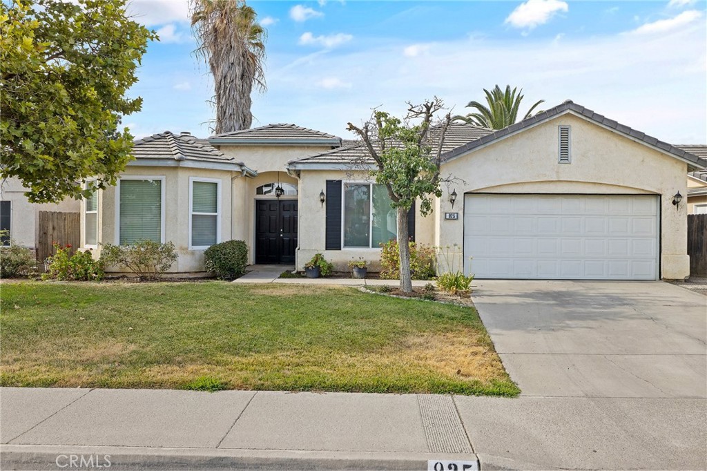 925 W Orange Street, Hanford, CA 93230