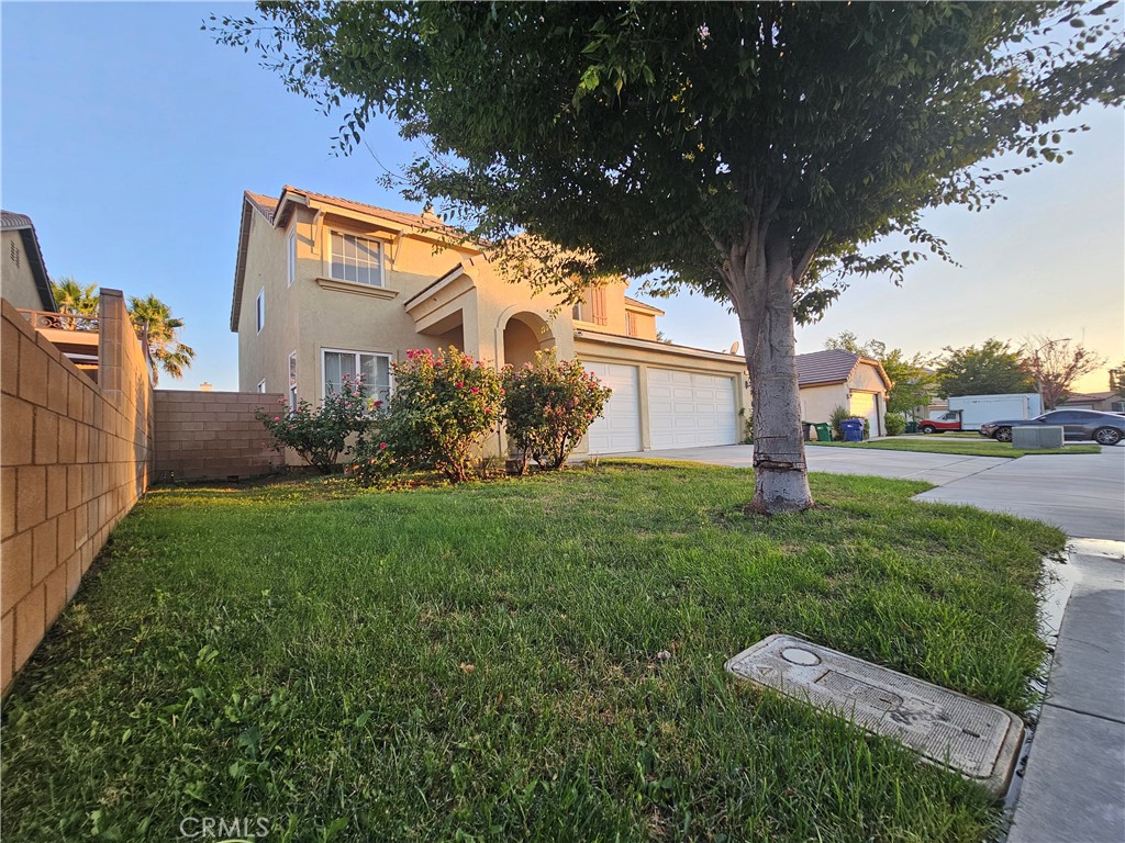 1720 W Imperial Avenue, Lancaster, CA 93534