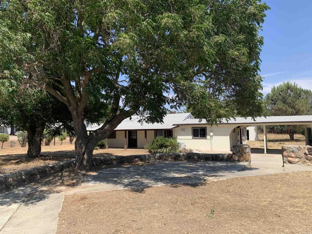 841 Lamar Street, Ramona, CA 92065