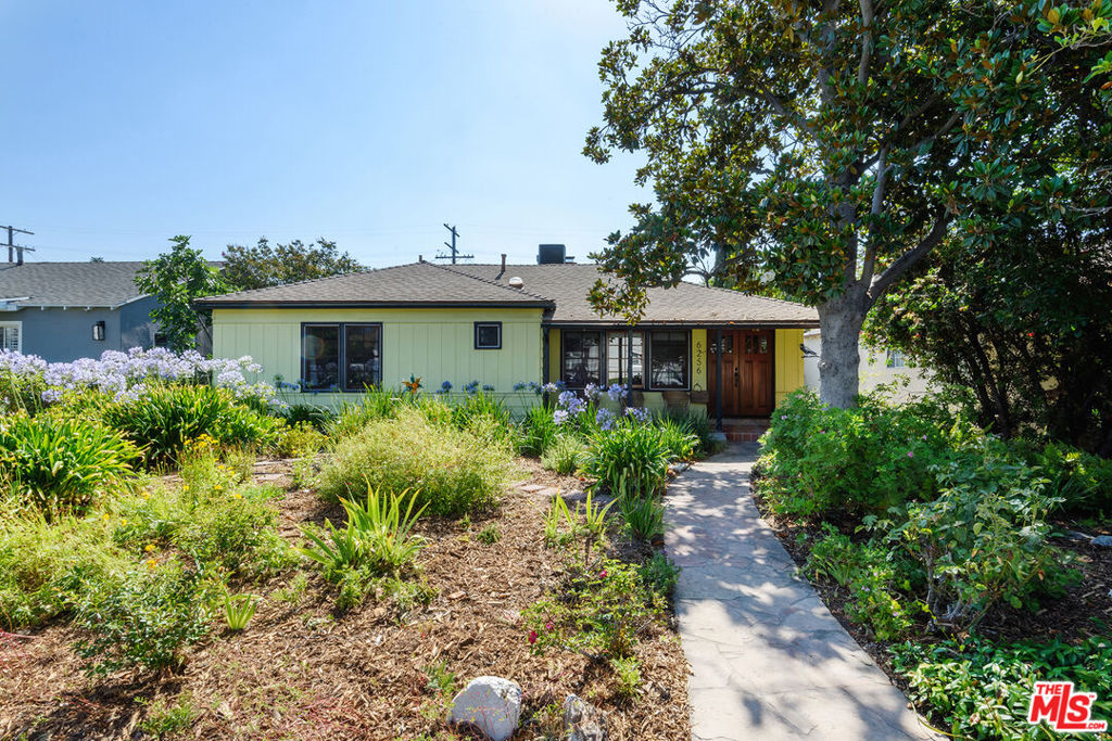 6256 Babcock Avenue, North Hollywood, CA 91606