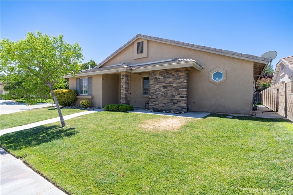 2804 Kenwood Court, Lancaster, CA 93536