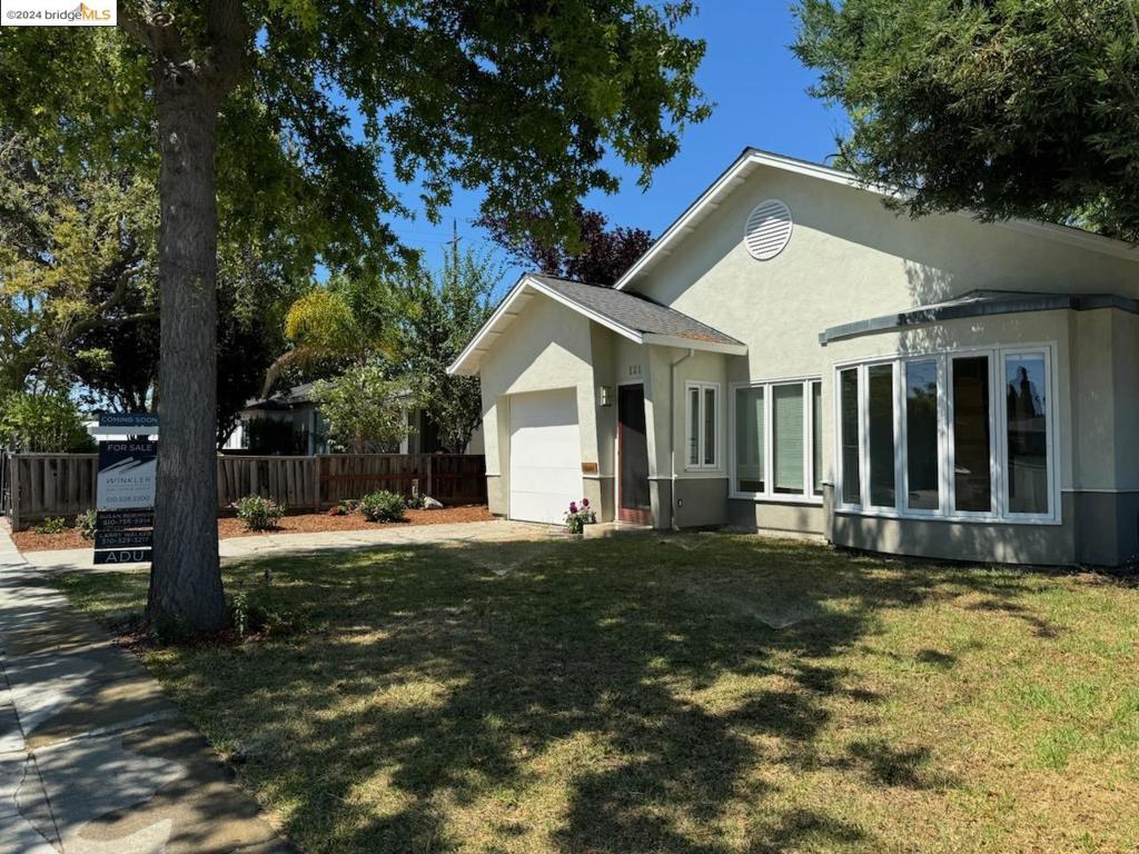 1211 Sevier Ave, Menlo Park, CA 94025