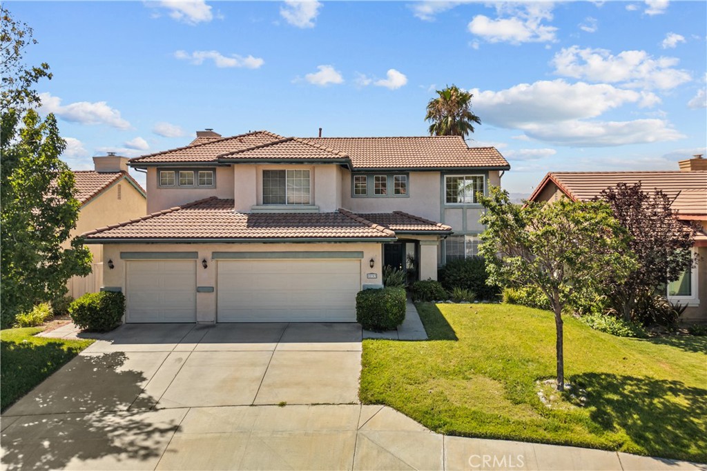 22703 Flower Fields Avenue, Saugus, CA 91350