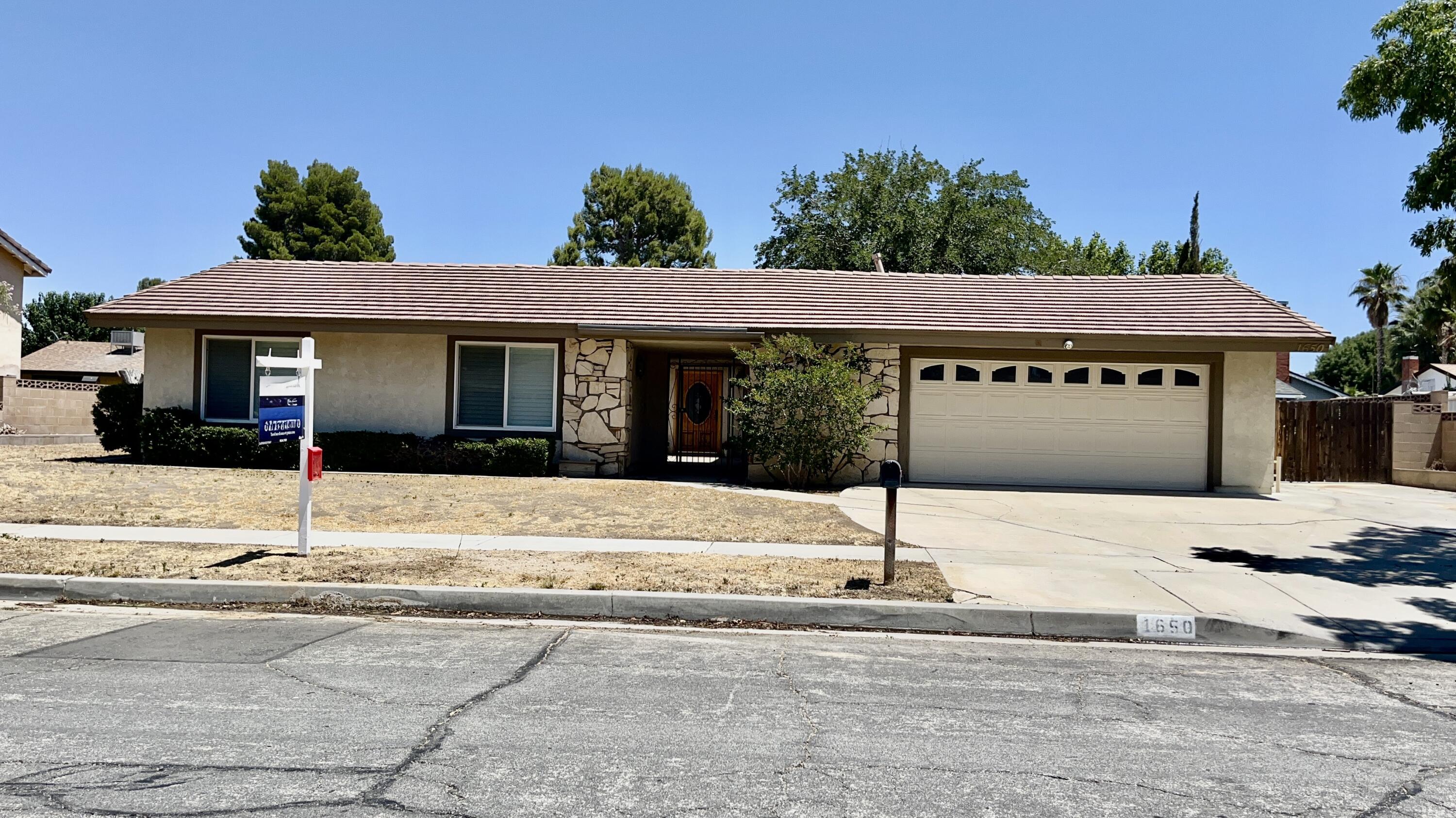 1650 Staffordshire Drive, Lancaster, CA 93534