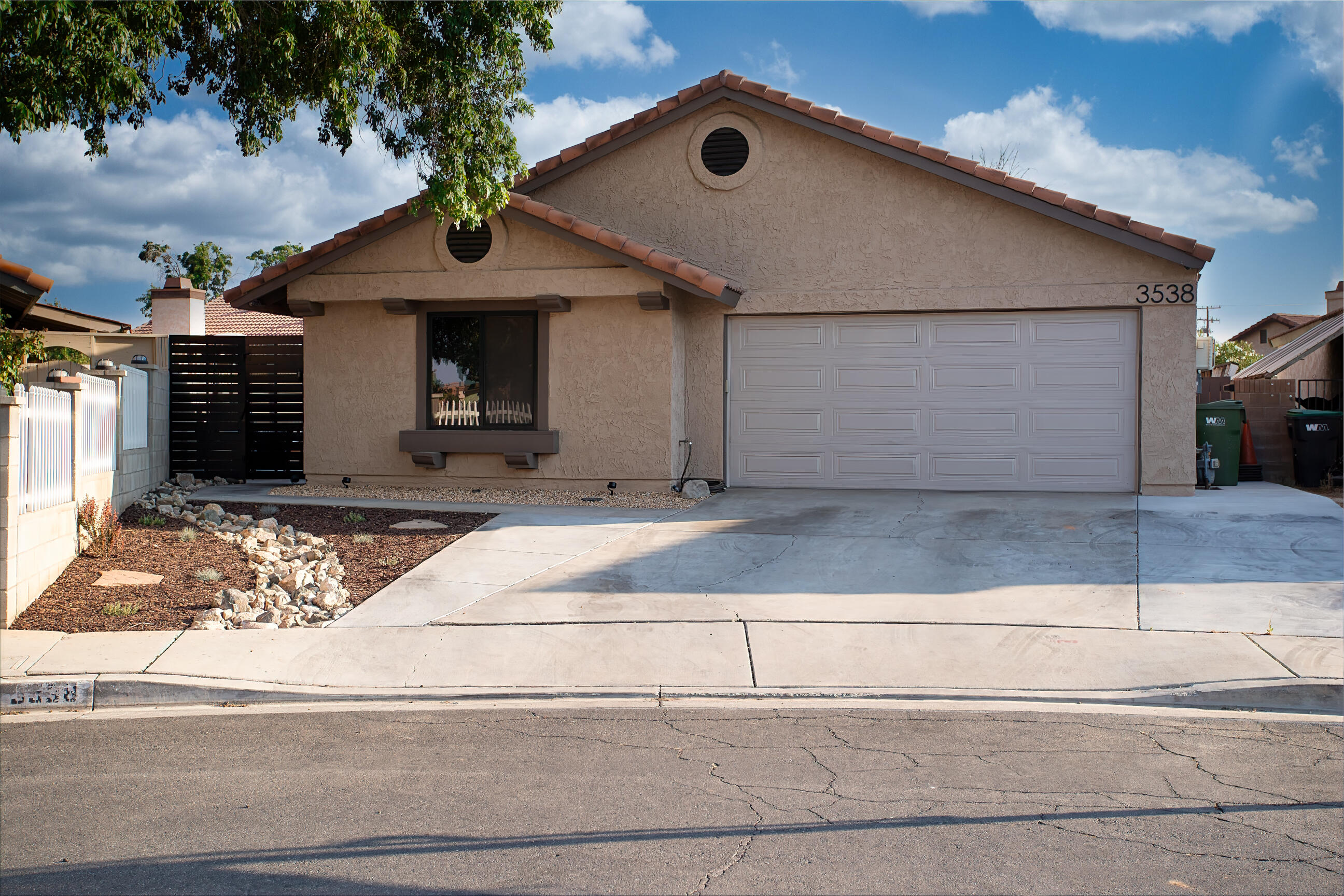 3538 E Ave R 10, Palmdale, CA 93550