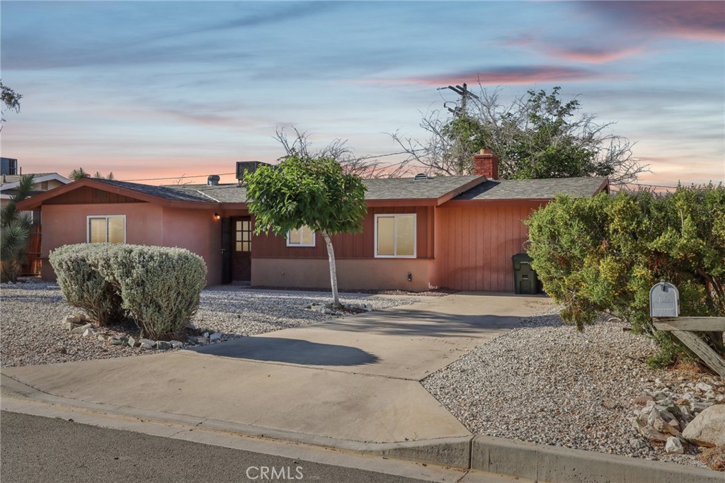 23869 Tocaloma Road, Apple Valley, CA 92307