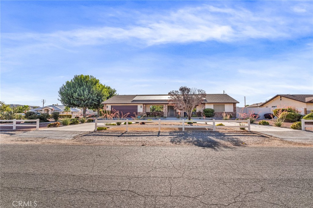 14281 Cronese Road, Apple Valley, CA 92307