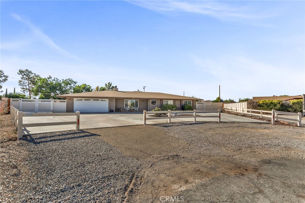 14285 Cronese Road, Apple Valley, CA 92307