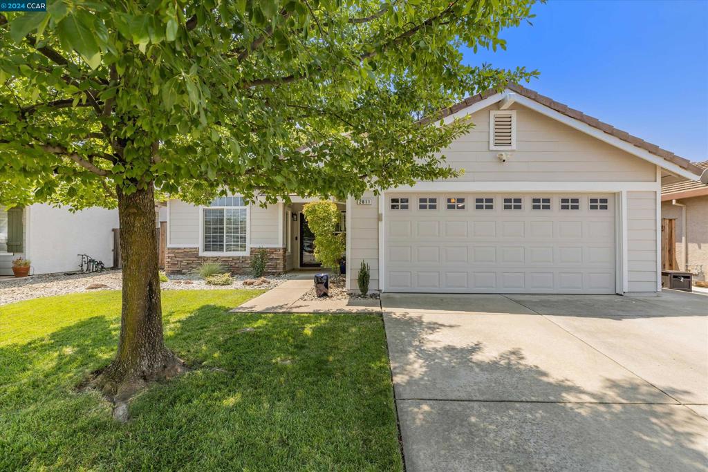 2811 Swallowview Dr, Lincoln, CA 95648