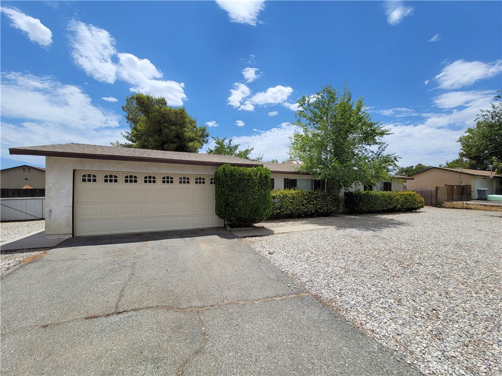 17819 Yucca Street, Hesperia, CA 92345