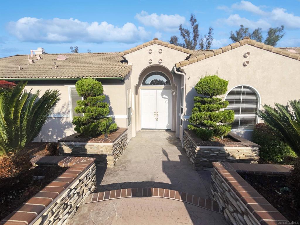 2071 Hallmark Pl, Escondido, CA 92029