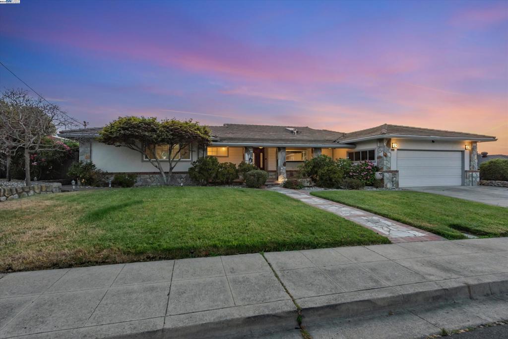 2379 Harborview Dr, San Leandro, CA 94577