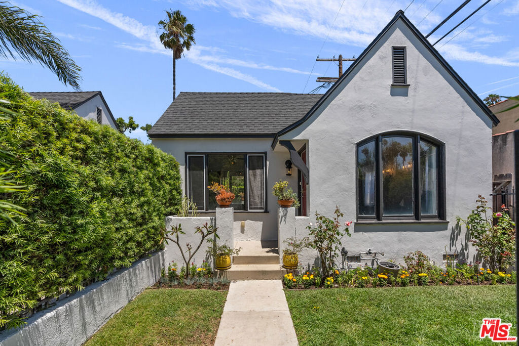 5267 Saturn Street, Los Angeles, CA 90019