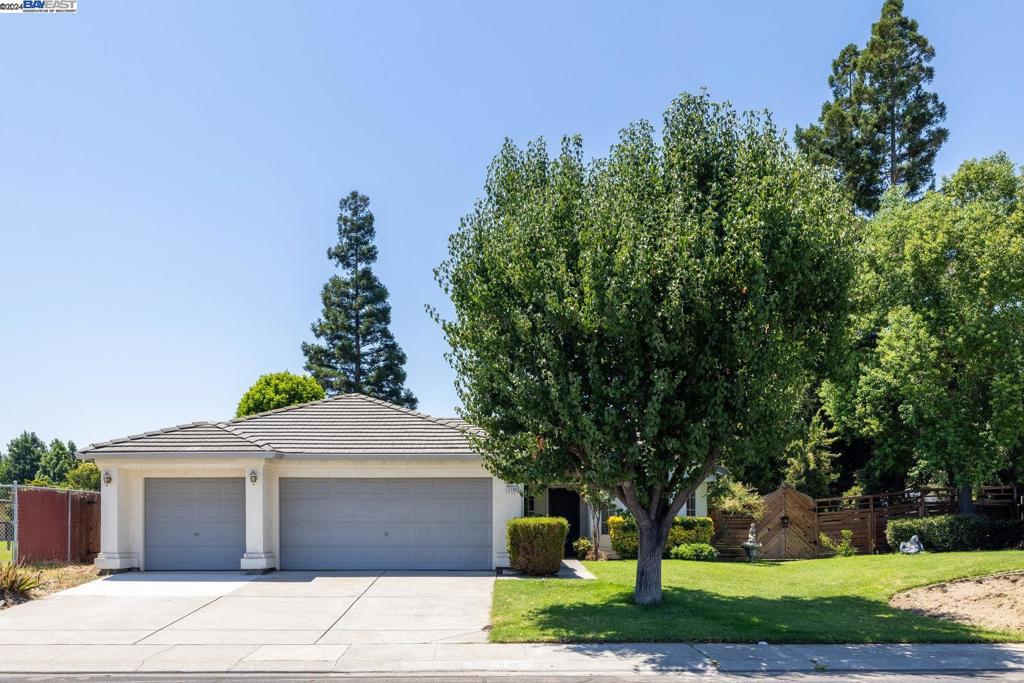 1139 Locust Ave, Manteca, CA 95337