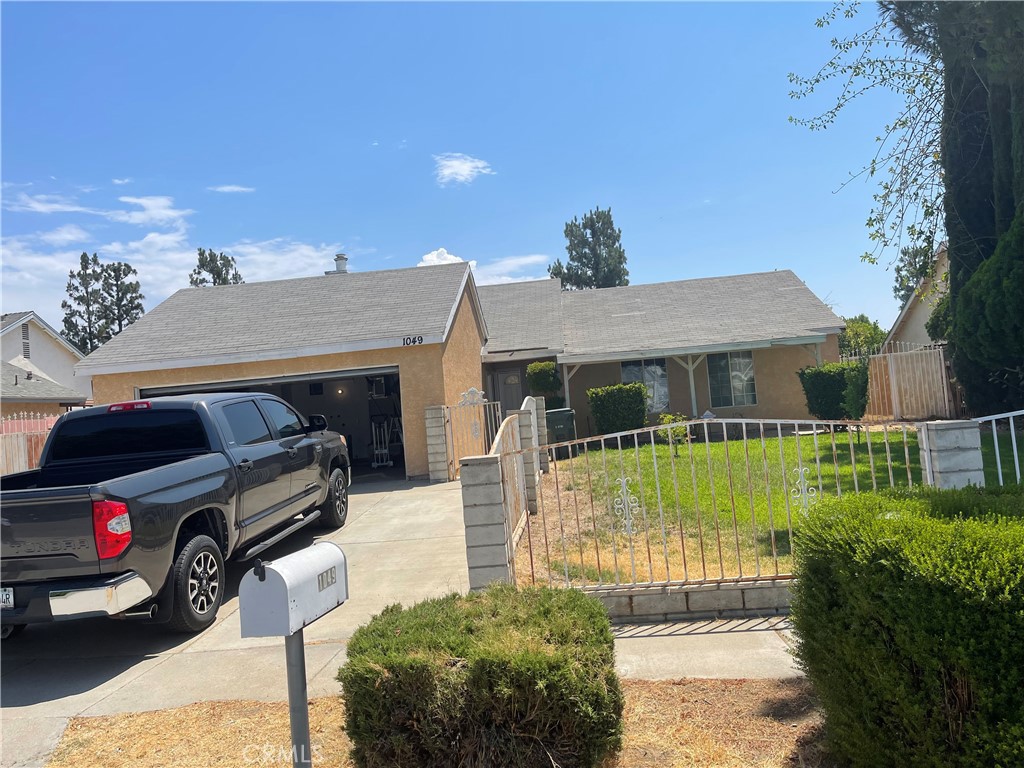 1049 S Alice Avenue, Rialto, CA 92376