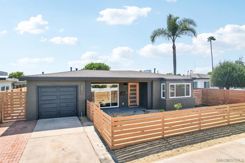 2812 Burgener, San Diego, CA 92110